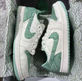 Retro 1 Snake design texture close-up