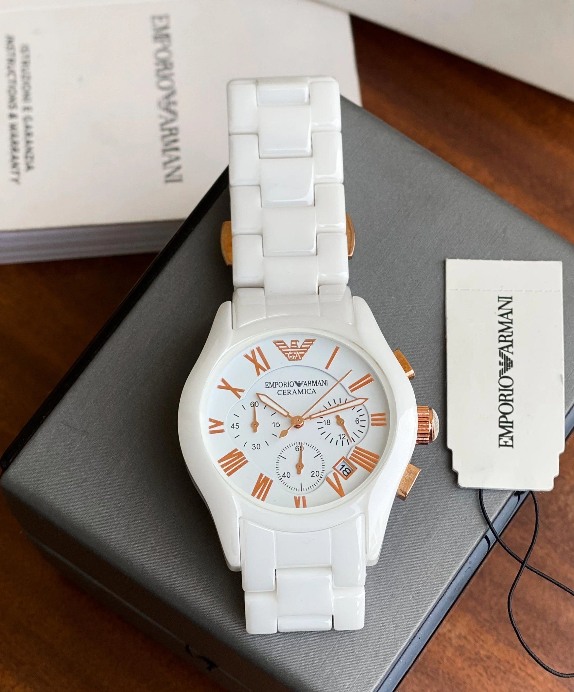 Premium men's watch with ceramic bracelet and black dial