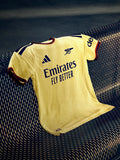Match-inspired Arsenal football jersey