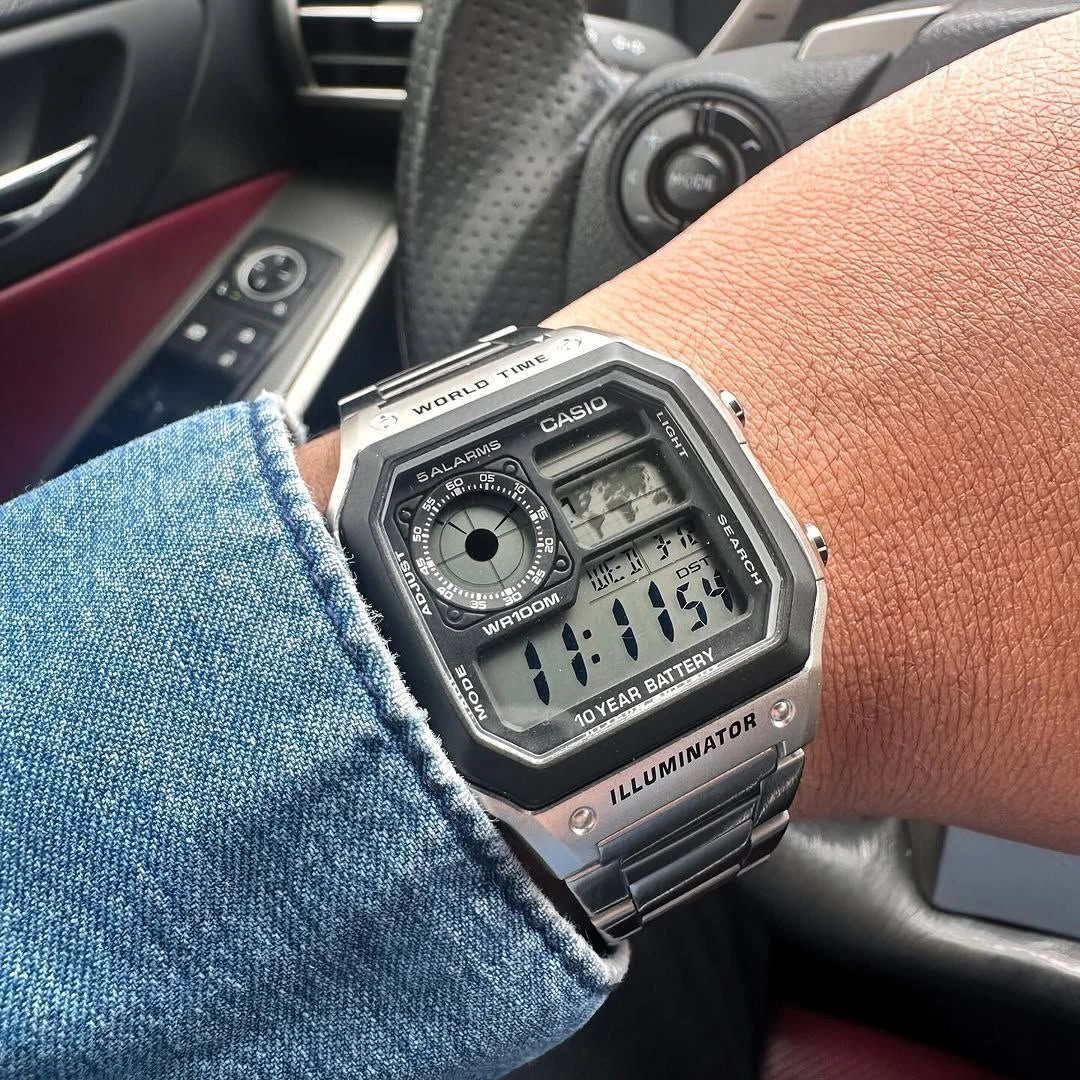 Casio Illuminator Royale digital display close-up