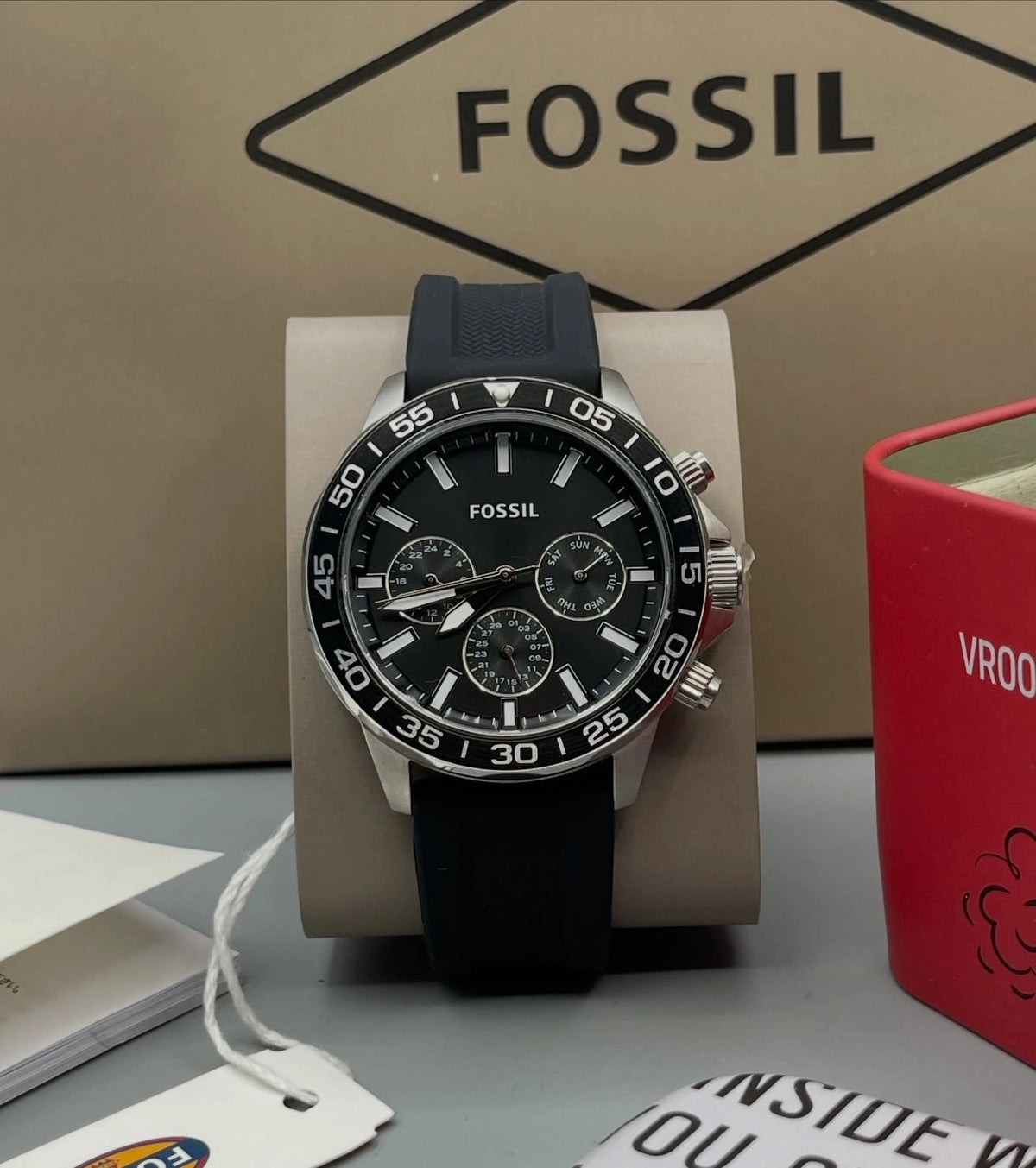 Fossil Bannon 42mm black dial wristwatch for men.