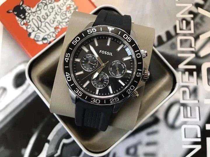 Fossil Bannon watch featuring silver-tone hour markers.