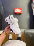 Unisex grey sneakers with grip sole for walking