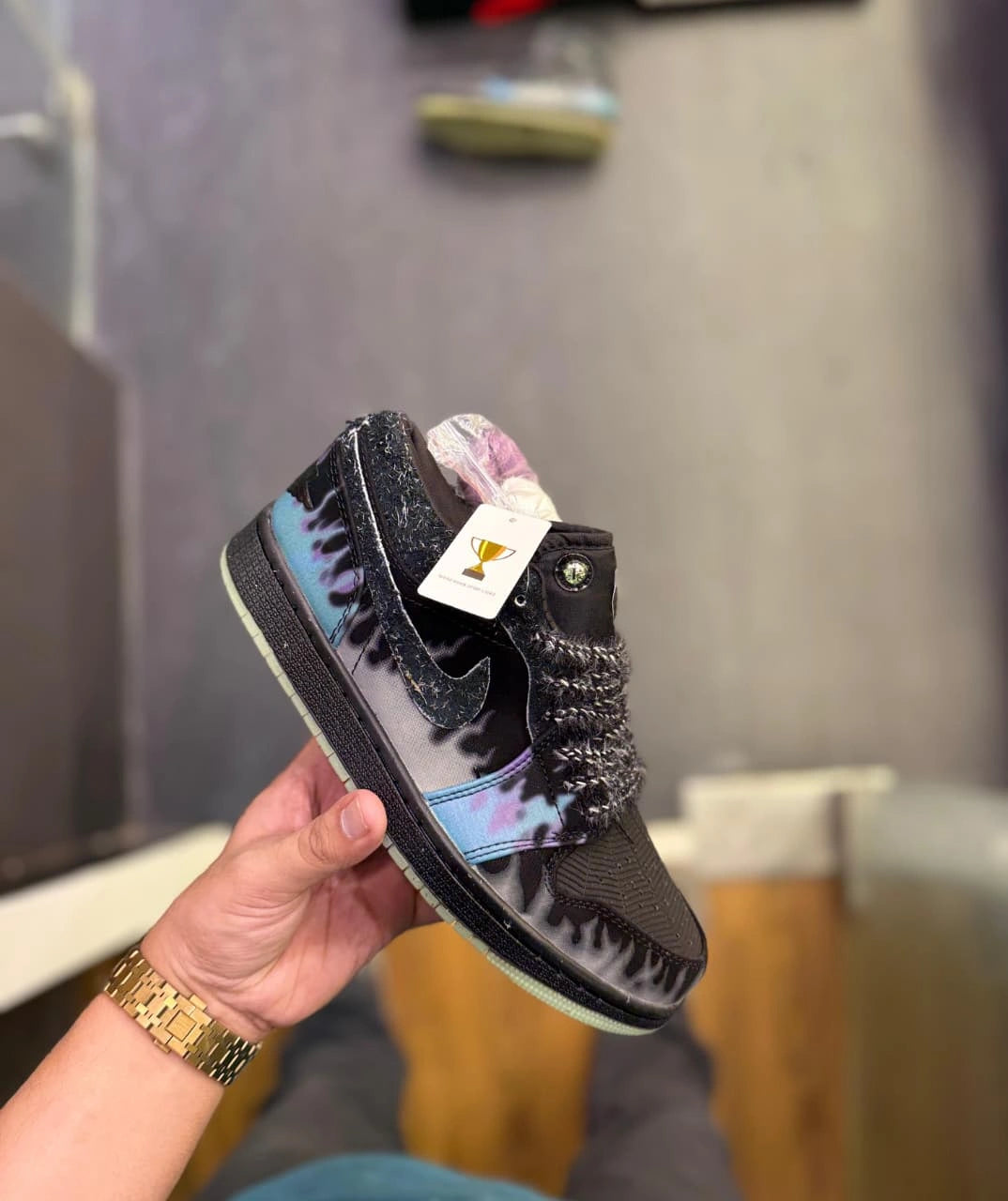 Streetwear black sneakers for men lace-up style