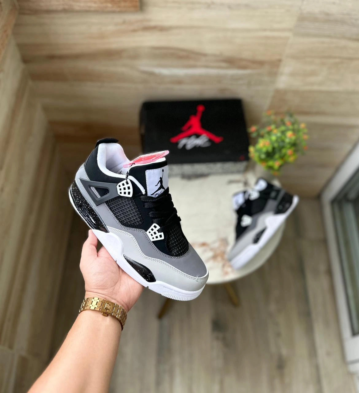 Jordans Retro 4 Fear Pack side view