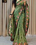 Full view of Kaviya gold crush saree