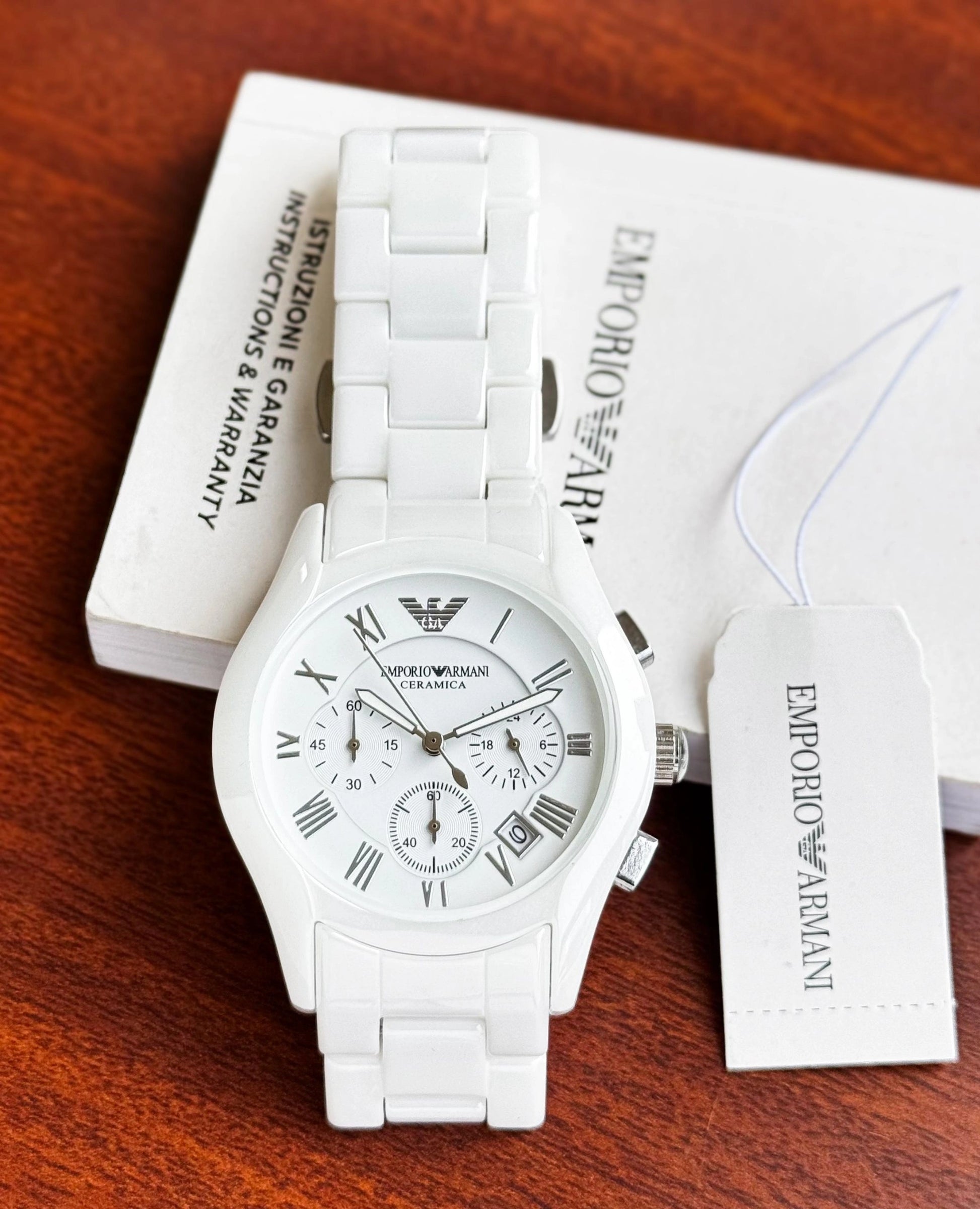Men's quartz chronograph watch with ceramic style finish
