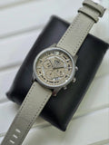 Men silver dial quartz watch
