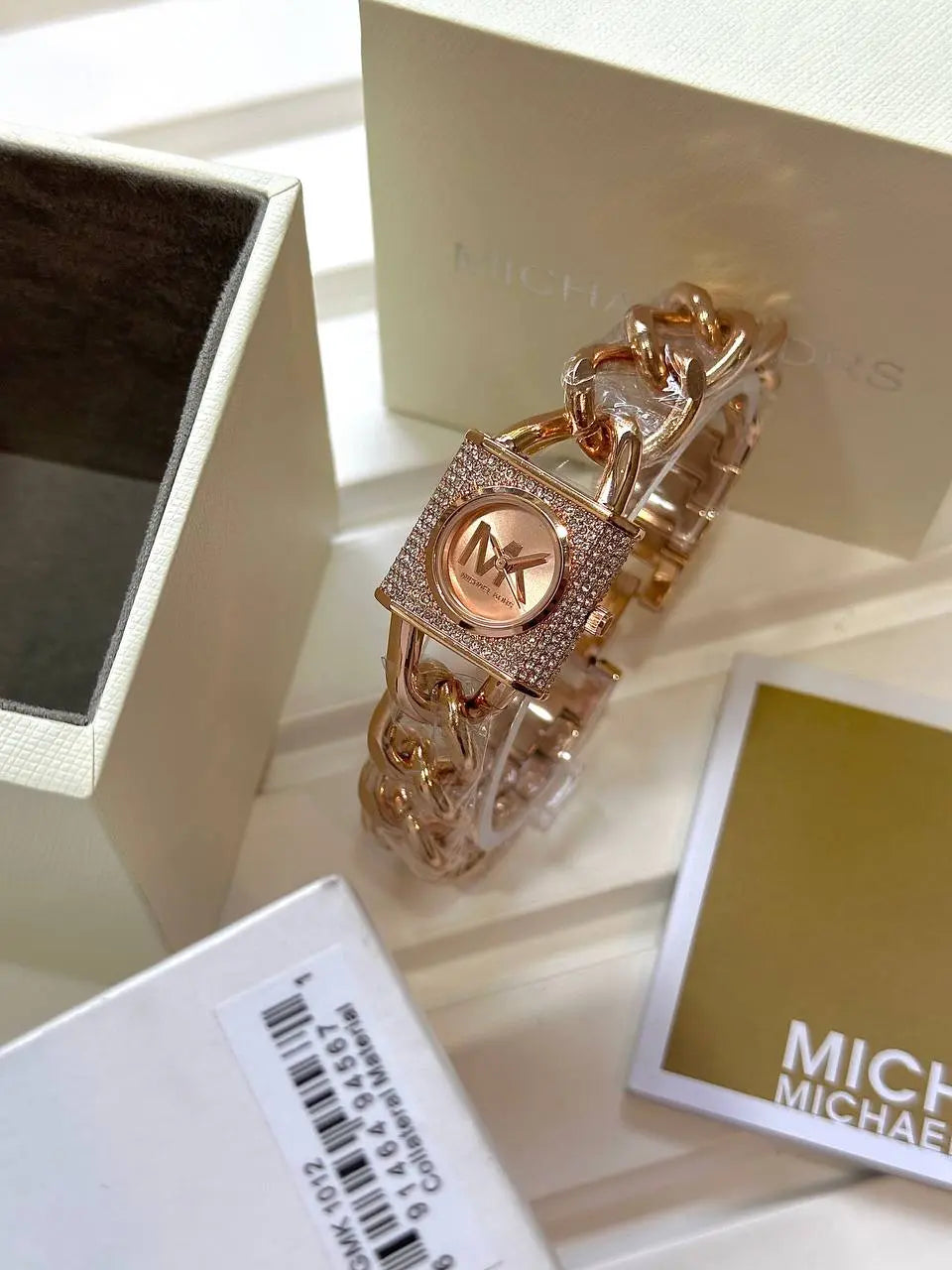 Michael Kors Rose Gold Luxury Women’s Watch – Stylish and Trendy for Her NextBuy