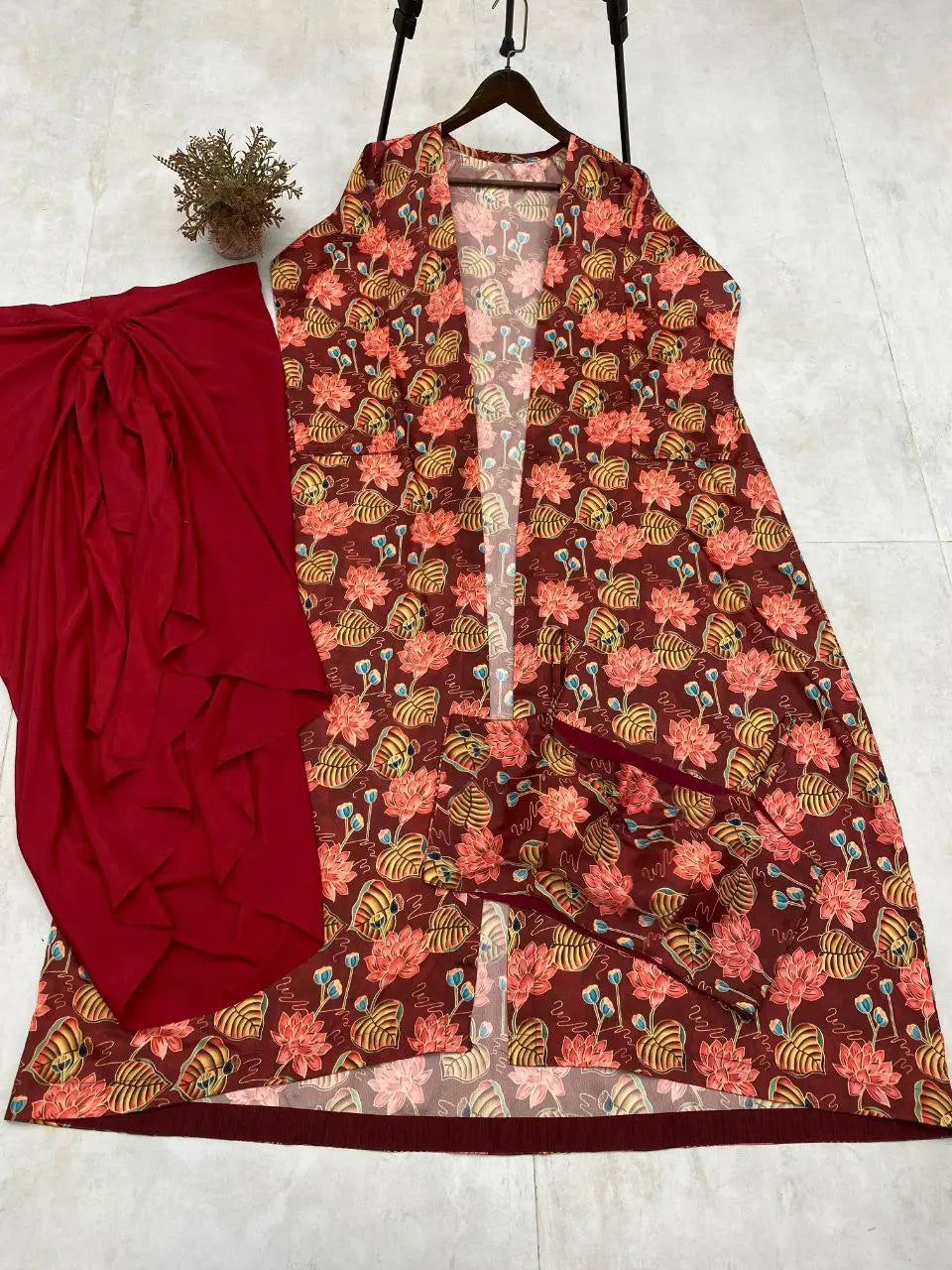 Chic Three-Piece Crape Silk Outfit with Blouse, Skirt, and Shrug