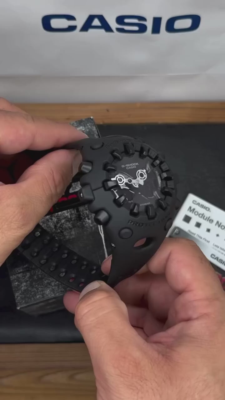 shock-resistant-gshock-unisex-watch