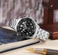 Quartz analogue watch for men metal strap