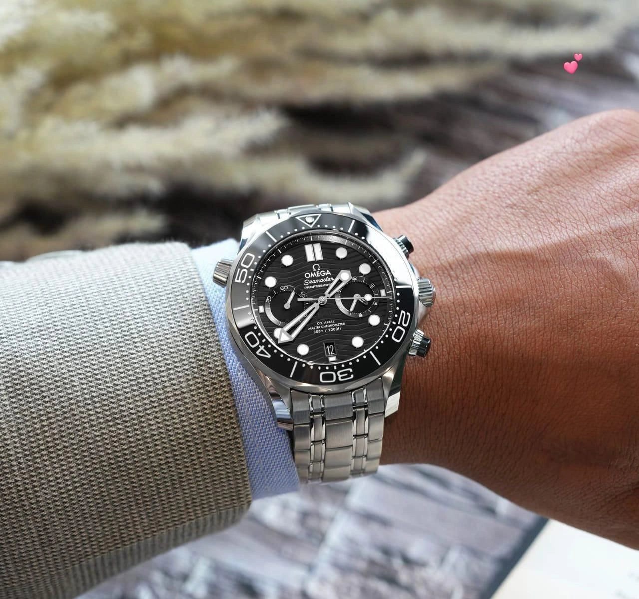 Back case design of men’s stainless steel wrist watch