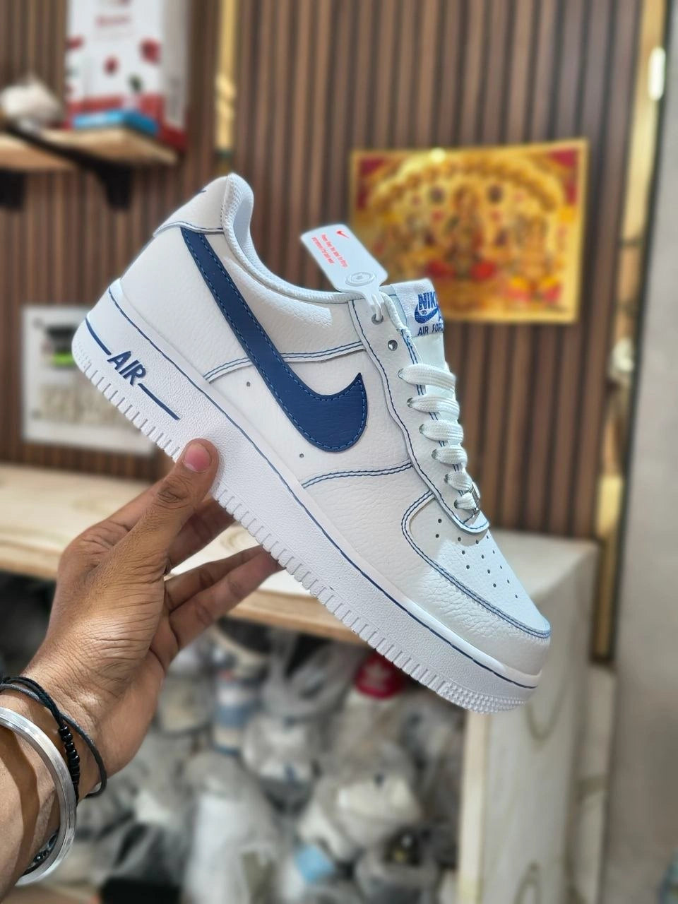 Men's casual sneakers available in sizes 40 to 45